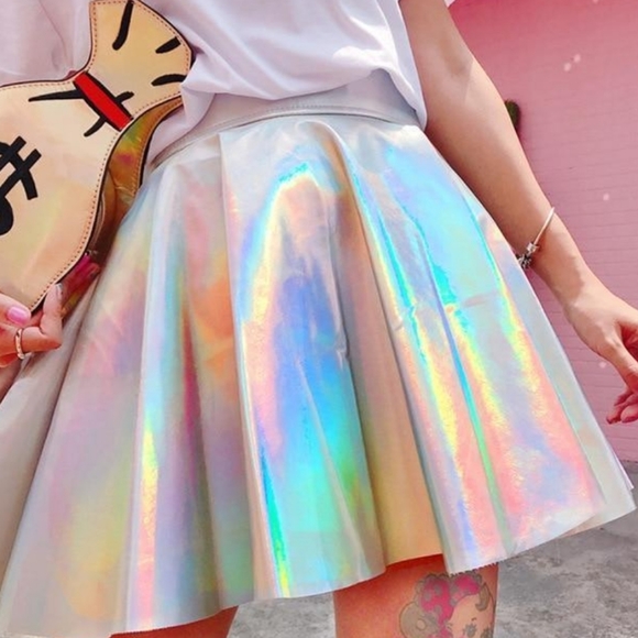HOLOGRAPHIC Pleated Skirts - Picture 2 of 5
